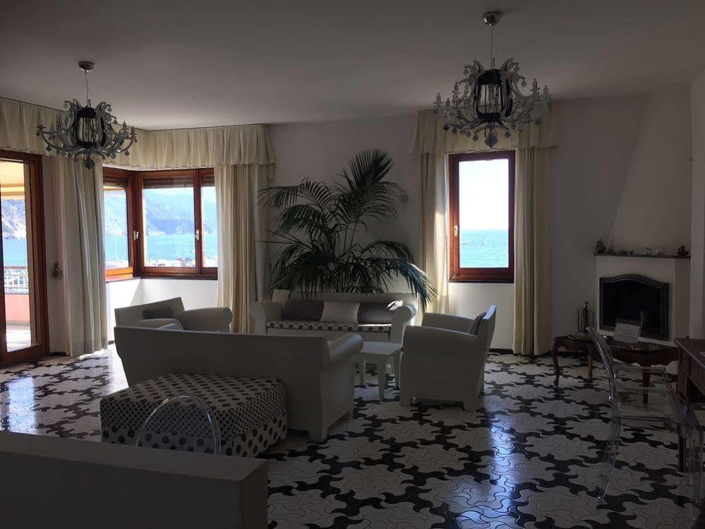 Affittacamere Lo Scoglio Monterosso al Mare Kültér fotó